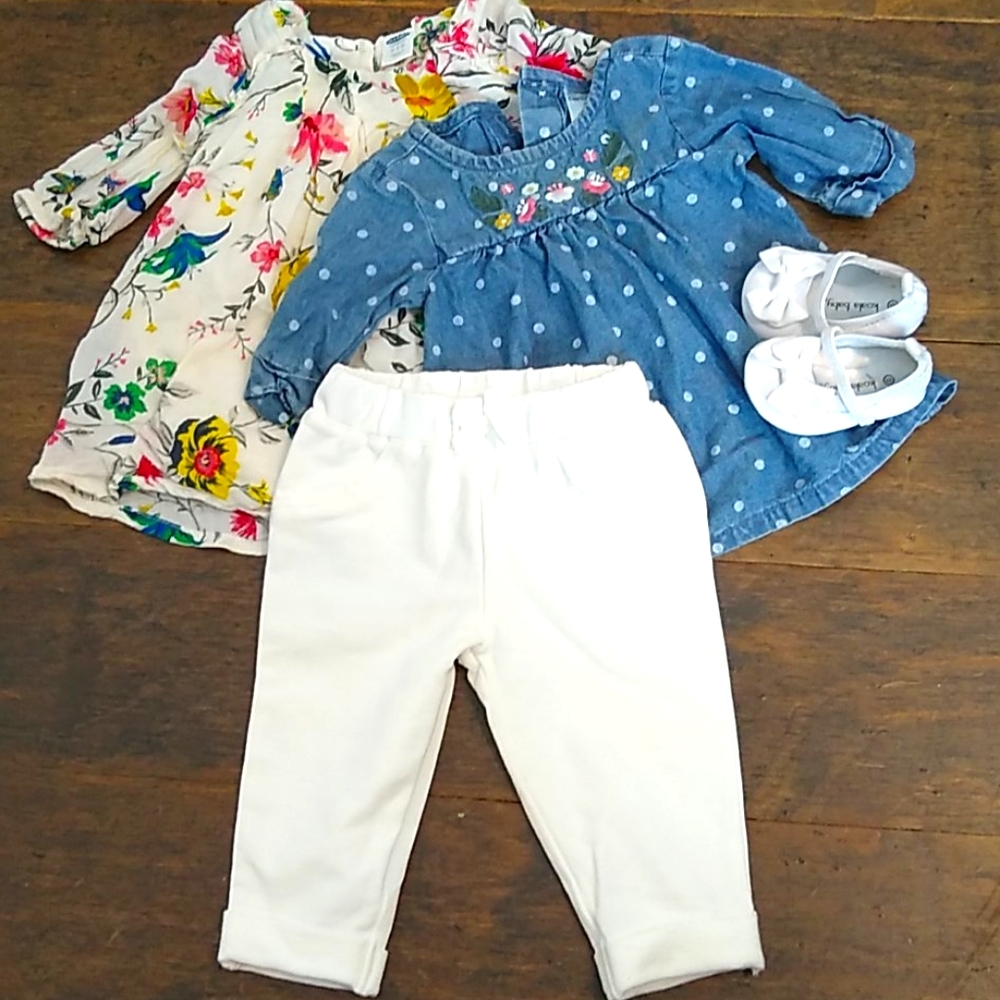 Sizes 0-3mo baby clothes bundle